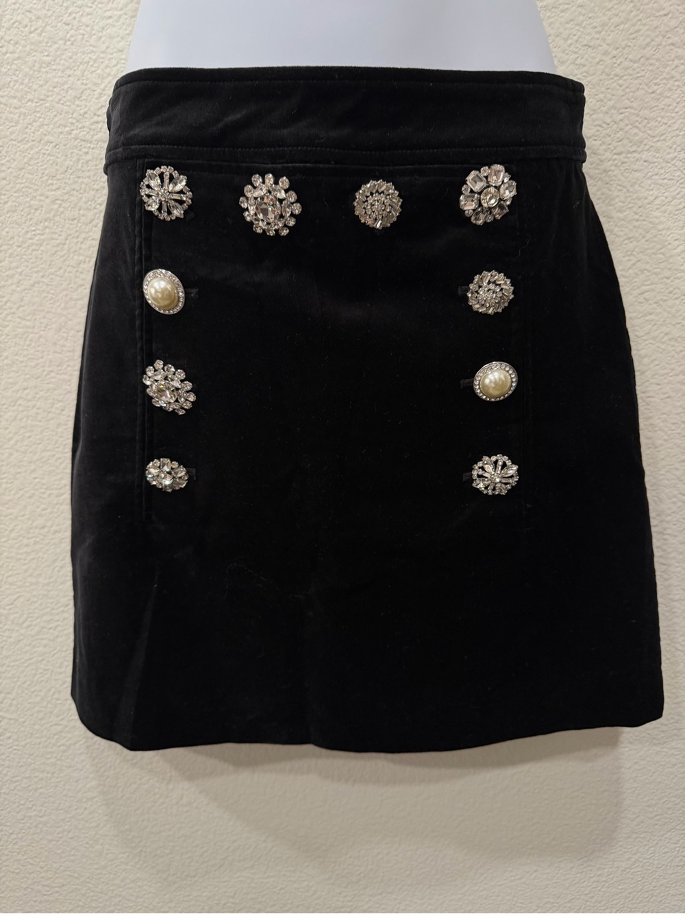 VERONICA BEARD Black Velvet Mini Skirt with Jeweled Buttons BEAUTIFUL 🌹